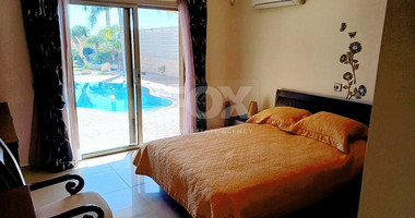 AMAZING SEA FRONT FIVE-BEDROOM LUXURY VILLA WITH BREATHTAKING VIEWS