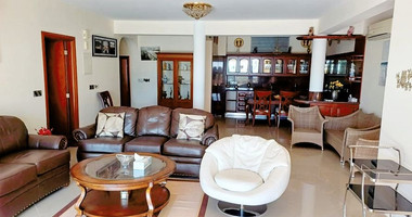 AMAZING SEA FRONT FIVE-BEDROOM LUXURY VILLA WITH BREATHTAKING VIEWS