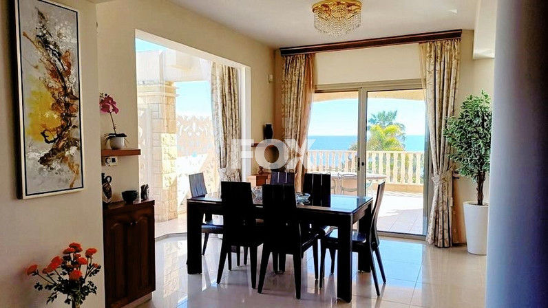 Commercial properties 400 m² for rent in Sea Caves, Paphos, Cyprus