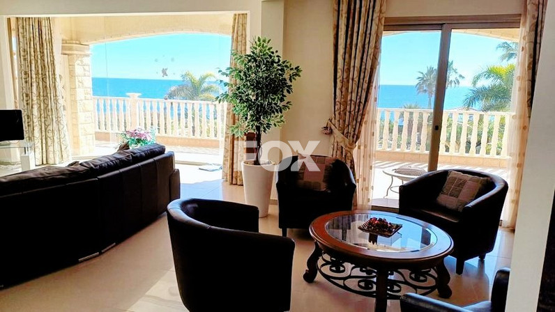 Commercial properties 400 m² for rent in Sea Caves, Paphos, Cyprus
