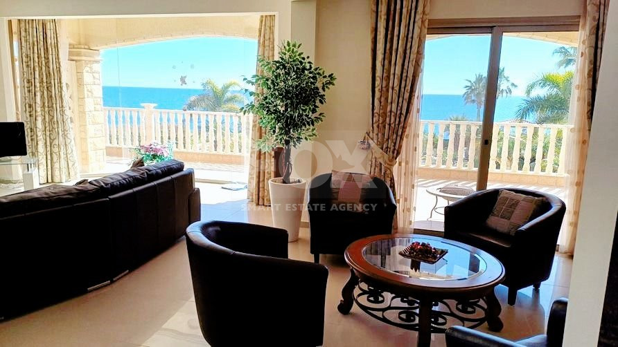 AMAZING SEA FRONT FIVE-BEDROOM LUXURY VILLA WITH BREATHTAKING VIEWS