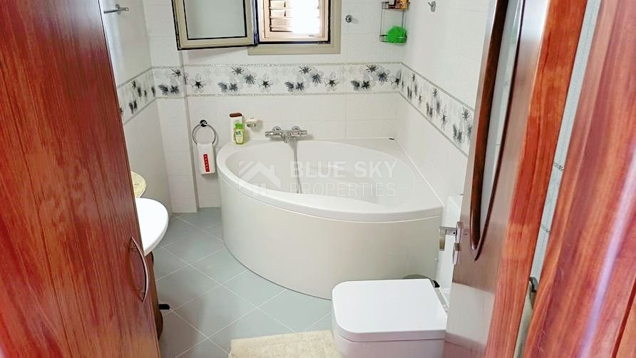 AMAZING SEA FRONT FIVE-BEDROOM LUXURY VILLA WITH BREATHTAKING VIEWS