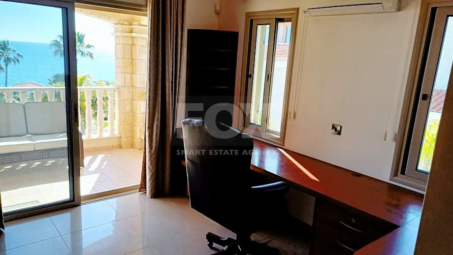 AMAZING SEA FRONT FIVE-BEDROOM LUXURY VILLA WITH BREATHTAKING VIEWS