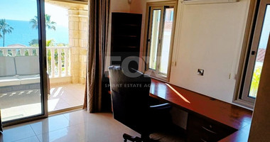 AMAZING SEA FRONT FIVE-BEDROOM LUXURY VILLA WITH BREATHTAKING VIEWS