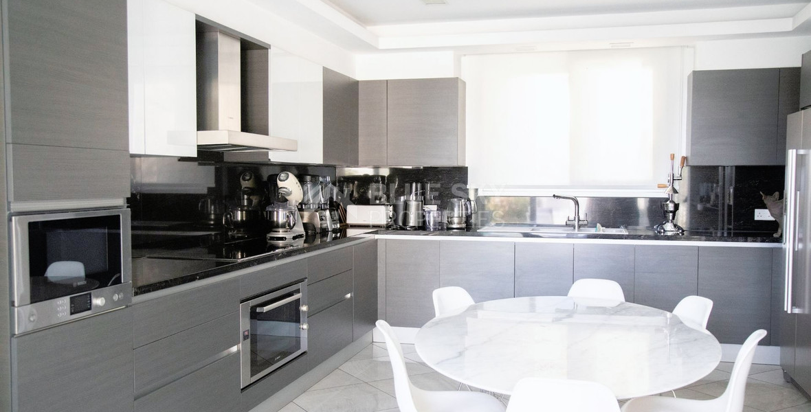 Luxury 5 bedroom villa for sale in Agios Tychon, Limassol