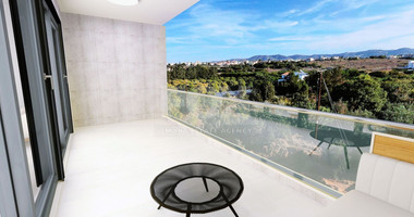 Two bedroom elegant apartment in Chloraka