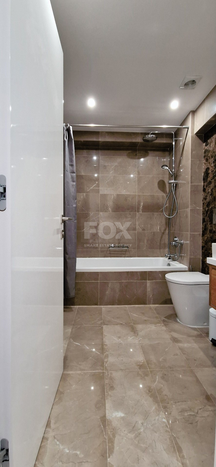 Three bedroom fully renovated apartment in Tombs of The Kings area