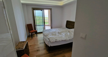 Three bedroom fully renovated apartment in Tombs of The Kings area