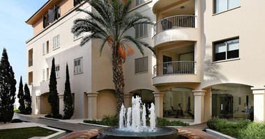 Three bedroom fully renovated apartment in Tombs of The Kings area