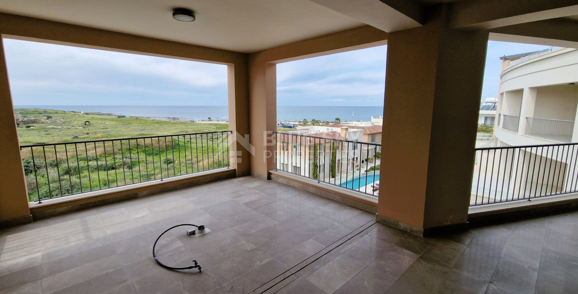 Three bedroom fully renovated apartment in Tombs of The Kings area