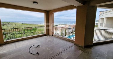 Three bedroom fully renovated apartment in Tombs of The Kings area