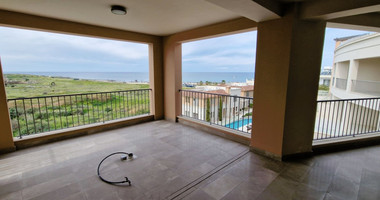 Three bedroom fully renovated apartment in Tombs of The Kings area