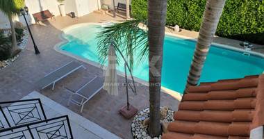Luxury-Spacious Seven Bedroom Corner Detached Villa With Pool