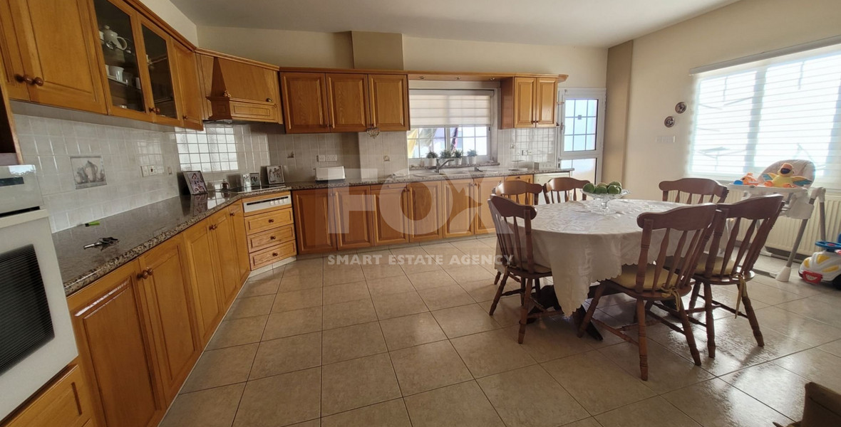 Luxury-Spacious Seven Bedroom Corner Detached Villa With Pool