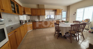 Luxury-Spacious Seven Bedroom Corner Detached Villa With Pool