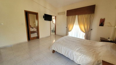 Luxury-Spacious Seven Bedroom Corner Detached Villa With Pool