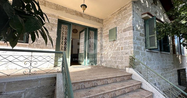 LOVELY BUNGALOW IN THE KATHOLIKI AREA OF LIMASSOL ON LARGE PLOT