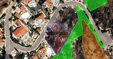 Plot in Kamares club in Tala village