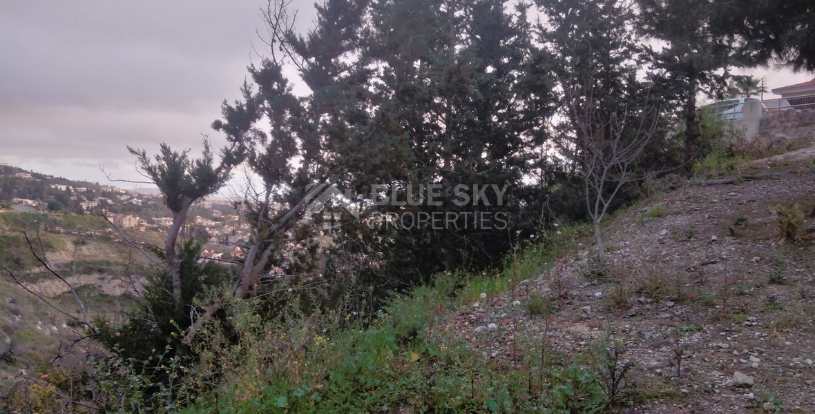 Plot in Kamares club in Tala village