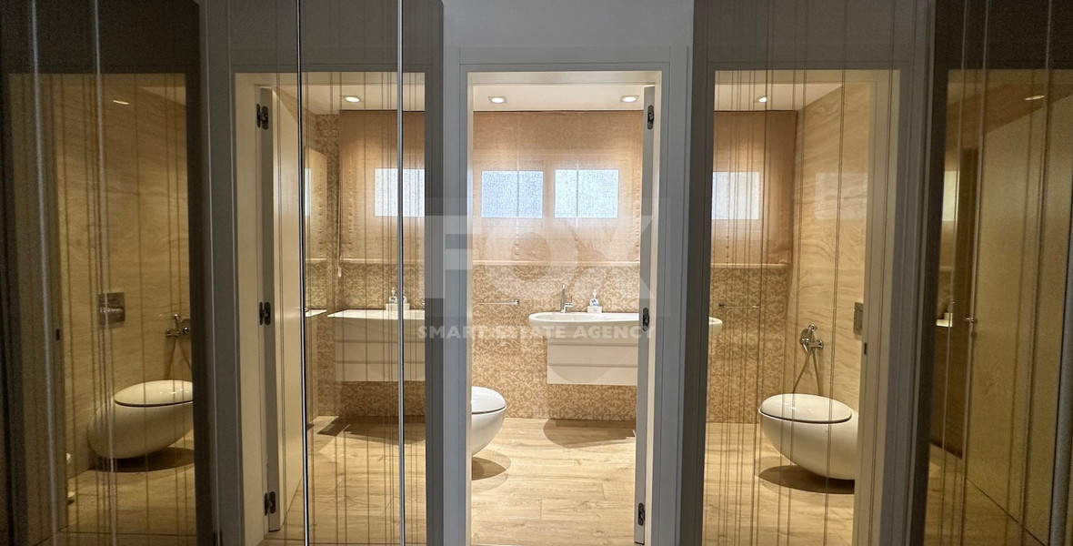 FOR RENT LUXURY FIVE BEDROOM VILLA 20 METRES FROM THE SEA IN THE AMATHOUNDA AREA OF LIMASSOL