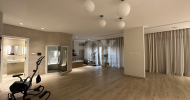 FOR RENT LUXURY FIVE BEDROOM VILLA 20 METRES FROM THE SEA IN THE AMATHOUNDA AREA OF LIMASSOL