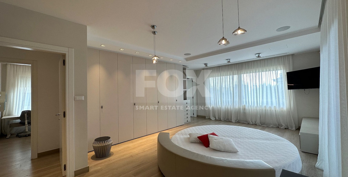 FOR RENT LUXURY FIVE BEDROOM VILLA 20 METRES FROM THE SEA IN THE AMATHOUNDA AREA OF LIMASSOL