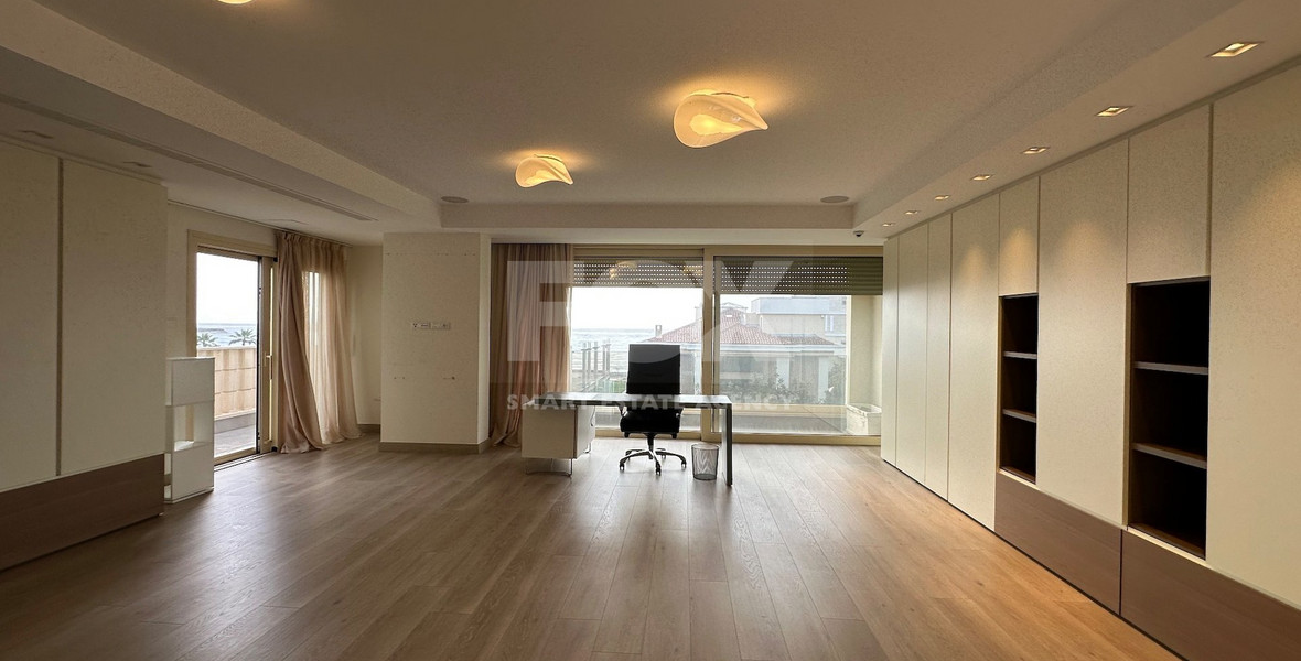 FOR RENT LUXURY FIVE BEDROOM VILLA 20 METRES FROM THE SEA IN THE AMATHOUNDA AREA OF LIMASSOL