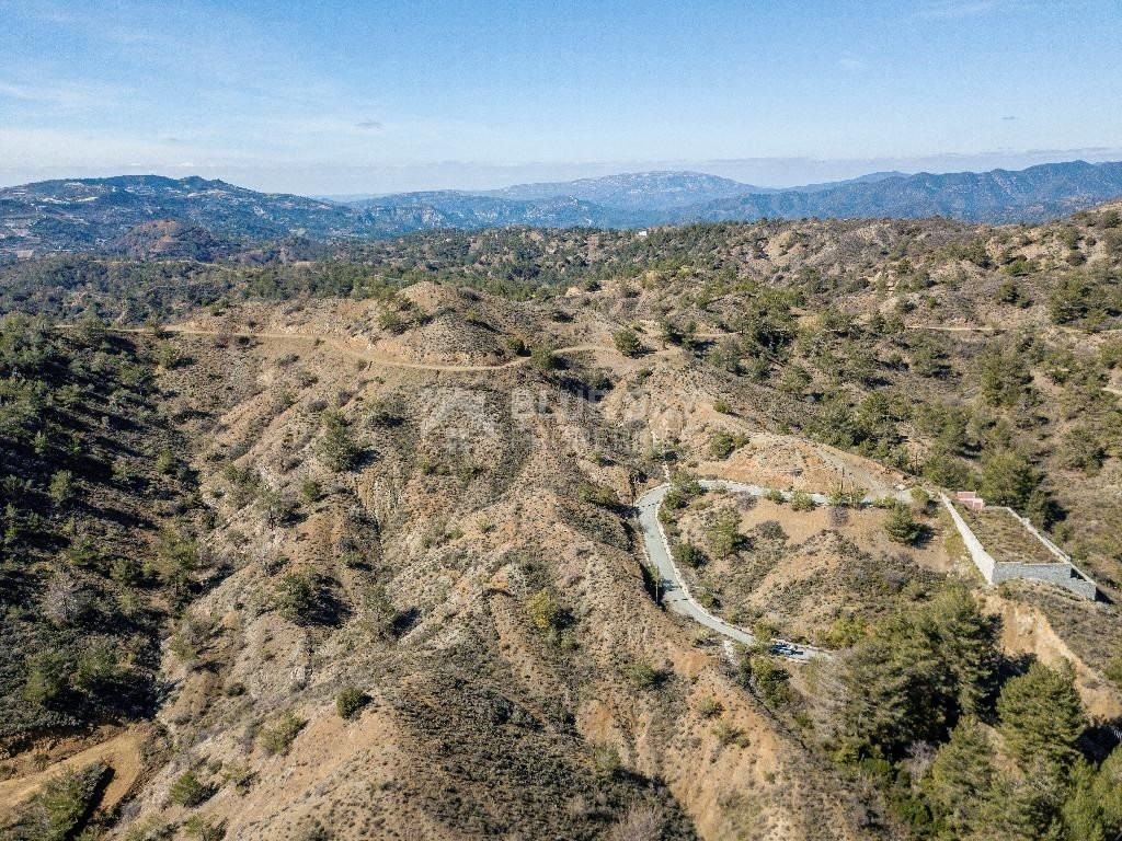 LAND FOR SALE IN KATO PLATRES