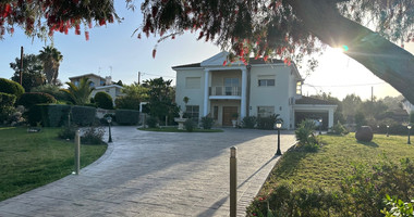 Furnished five bedroom Villa Privately gated amongst landscaped gardens.