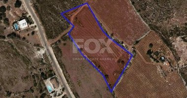 Residential land in Ineia village, Paphos district