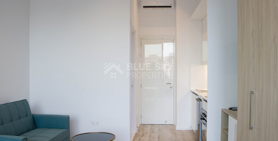 NO VAT BUILDING WITH 18 STUDIOS, SWIMMING POOL, GYM AREA AND ROOF TERRACE.