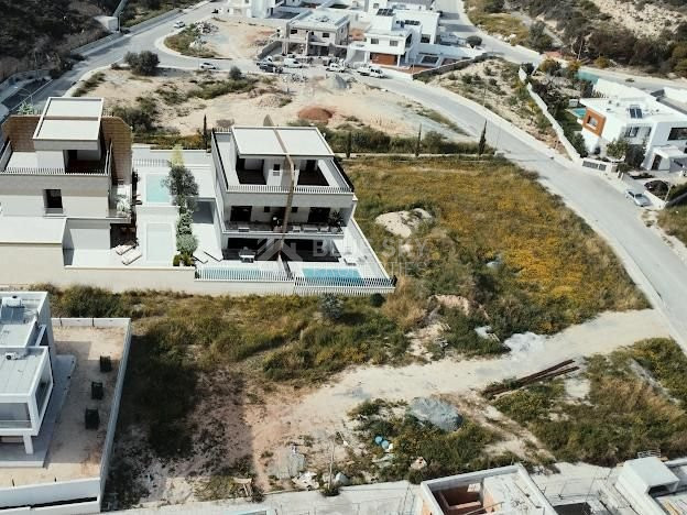 Spacious-Modern Design Two Bedroom Townhouses With Swimming Pool