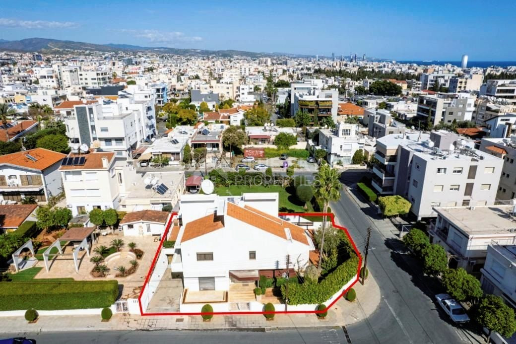 Spacious 4-Bedroom Corner House for sale in Agios Nektarios, Limassol