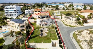 Incomplete two-storey villa in Agia Fylaxis, Limassol