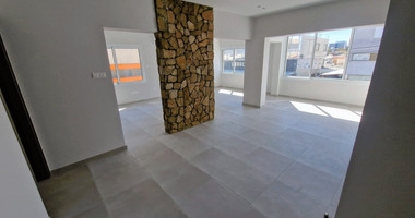 Commercial Building for sale in Apostolou Petrou & Pavlou: Residential Potential