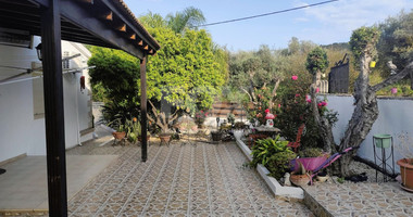 Three Bed House For rent with swimming pool In Paramytha