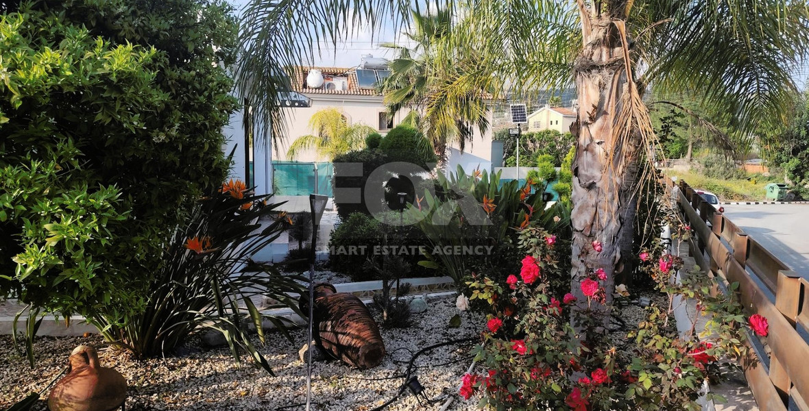 Three Bed House For rent with swimming pool In Paramytha