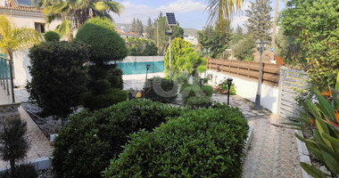 Three Bed House For rent with swimming pool In Paramytha