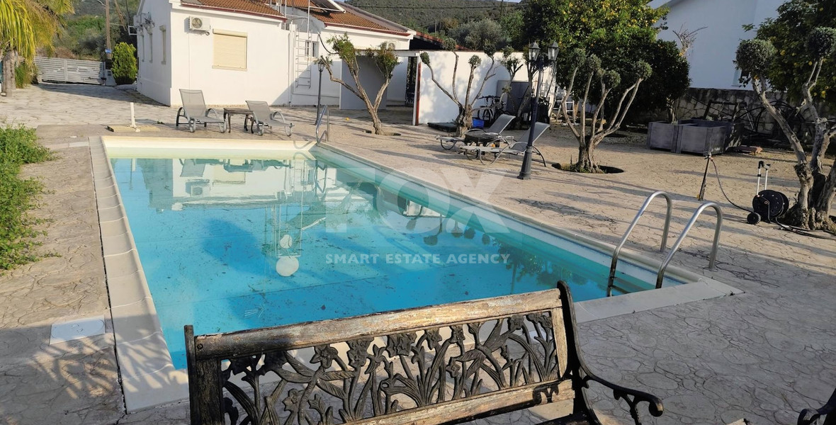 Three Bed House For rent with swimming pool In Paramytha