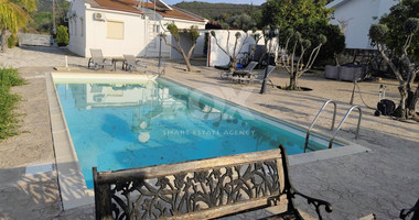 Three Bed House For rent with swimming pool In Paramytha