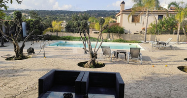 Three Bed House For rent with swimming pool In Paramytha