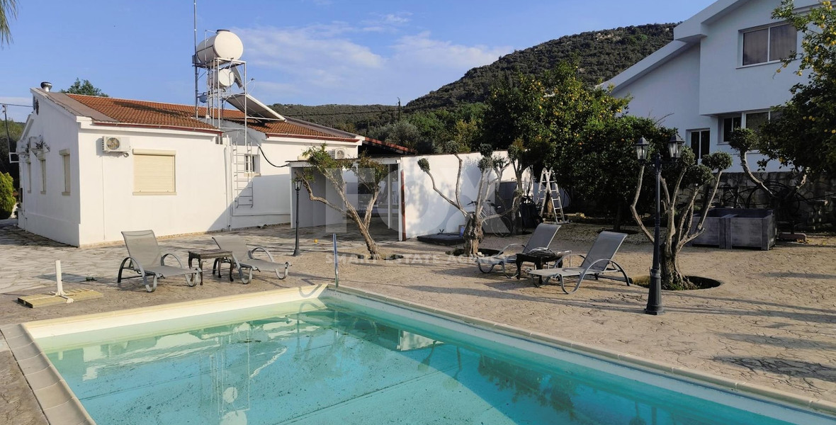 Three Bed House For rent with swimming pool In Paramytha