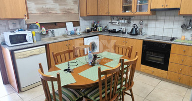 Three Bed House For rent with swimming pool In Paramytha