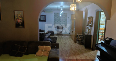 Three Bed House For rent with swimming pool In Paramytha