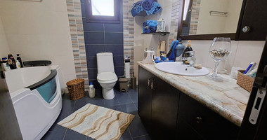 Four bedroom semi-detached house for rent, in Episkopi, Limassol