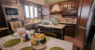 Four bedroom semi-detached house for rent, in Episkopi, Limassol