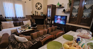 Four bedroom semi-detached house for rent, in Episkopi, Limassol