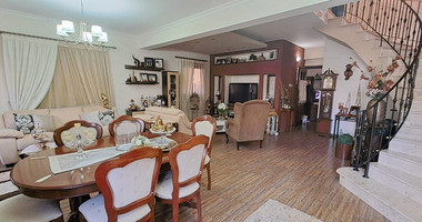 Four bedroom semi-detached house for rent, in Episkopi, Limassol