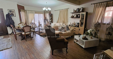 Four bedroom semi-detached house for rent, in Episkopi, Limassol