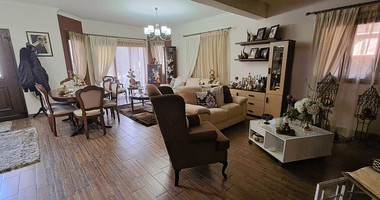 Four bedroom semi-detached house for rent, in Episkopi, Limassol